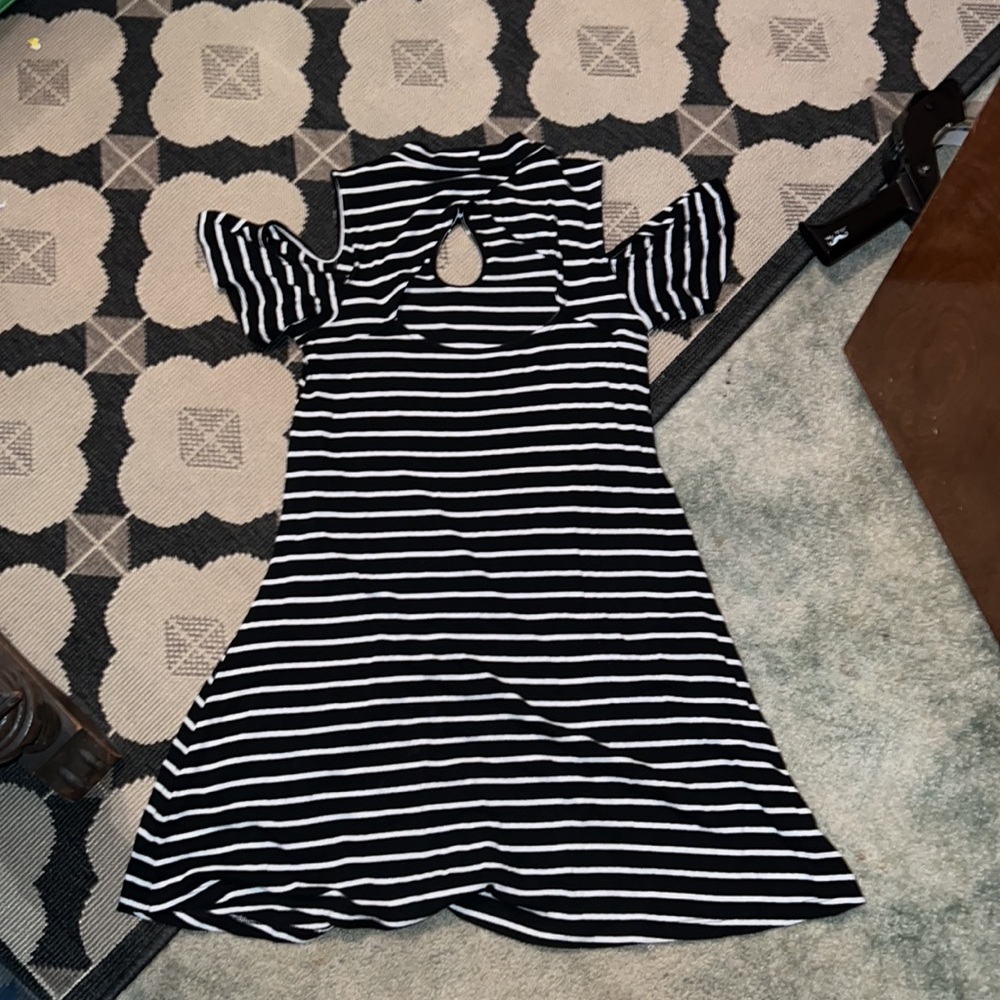 Striped dress - Picture 2 of 6